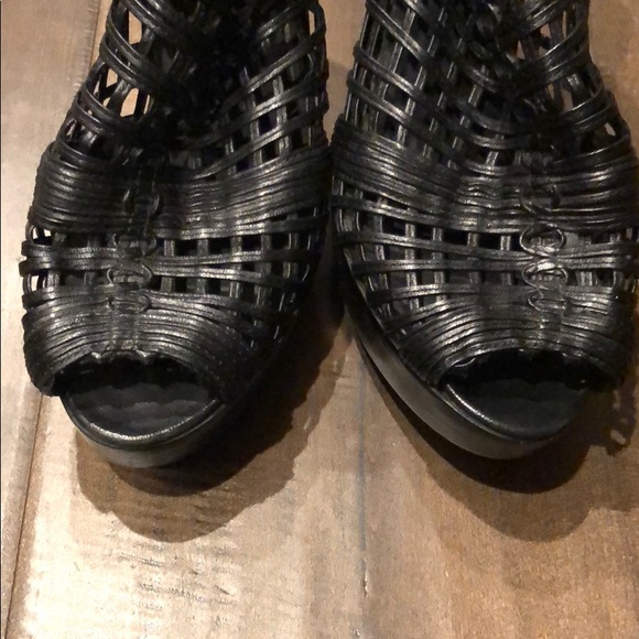 Stuart Weitzman heels - Picture 2 of 4